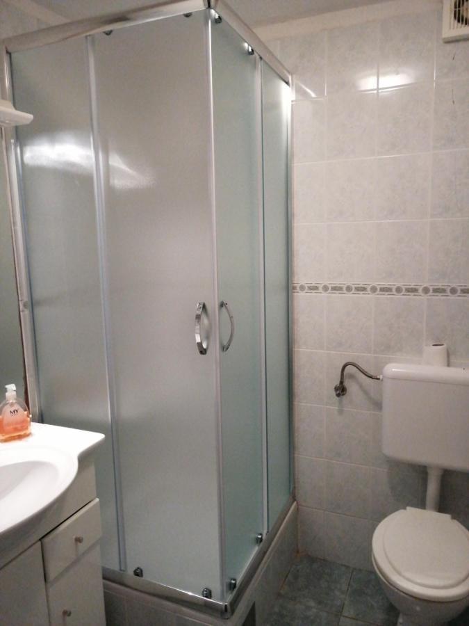 Apartment In Kustici With Balcony, Wifi, Washing Machine Kültér fotó