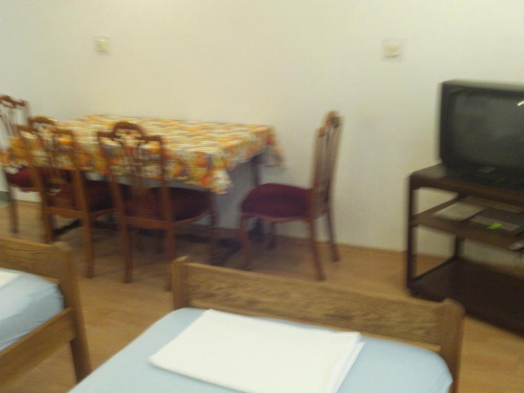 Apartment In Kustici With Balcony, Wifi, Washing Machine Kültér fotó